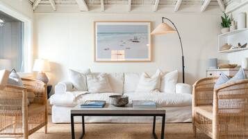 TV, fireplace, stereo