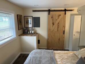 1 bedroom, desk, free WiFi, bed sheets