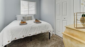 Unclassified image, 4 of 17, button - Cozy 2/1 Pet Friendly/AC/Washer/Dryer/Off Street Parking near Downtown (Colorado Springs)