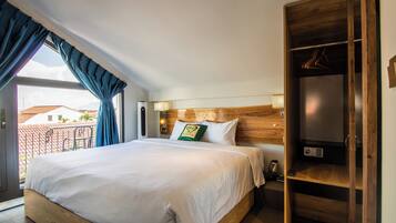 Loft Studio with City View | Premium bedding, down comforters, minibar, in-room safe