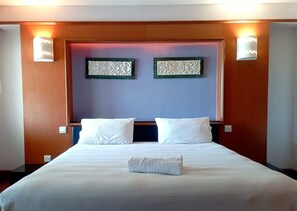 Premium Apartment, Sea View | 1 bedroom, desk, iron/ironing board, bed sheets - Alpine LXPD Premium Tower Room (Port Dickson)