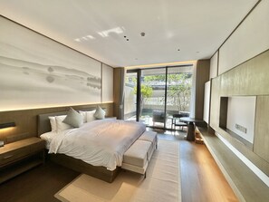 Superior Single Room | Premium bedding, down comforters, free minibar items, desk