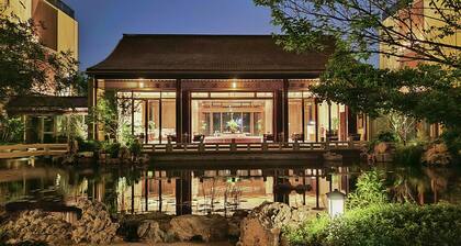 Blue City Fenghe Resort Hotel