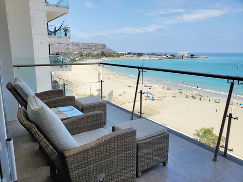 Luxury Beachfront Apartment in Chipipe – Stunning Views & Top Amenities 🌊🏖️