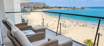 Luxury Beachfront Apartment in Chipipe – Stunning Views & Top Amenities 🌊🏖️