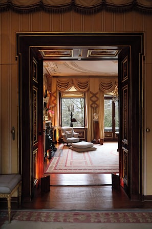 Royal Apartment | Park view