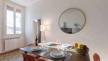 Apartamento clásico, 3 habitaciones, vistas a la ciudad | Restauración