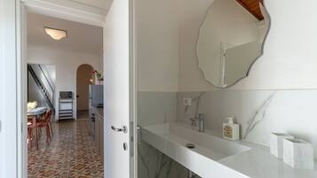 Apartamento clásico, 3 habitaciones, vistas a la ciudad | Interior