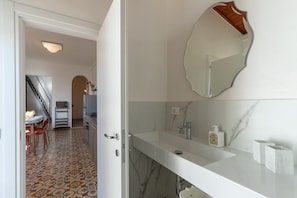 Classic Apartment, 3 Bedrooms, City View | Interior - S.maria Novella Suite (Florence)