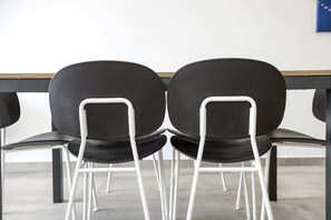 Appartement, plusieurs lits | Restauration