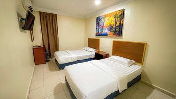 Basic Double or Twin Room | Desk, iron/ironing board, free WiFi