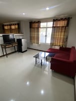 Deluxe Room | Living area