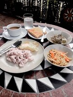 Free daily buffet breakfast