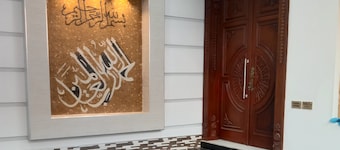 Gujrat Guest House- For couples, families, foreign visitors, and professionals