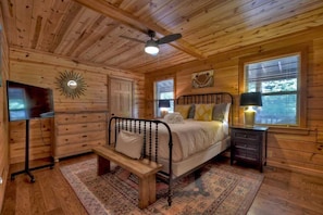 4 habitaciones, tabla de planchar con plancha, wifi y ropa de cama