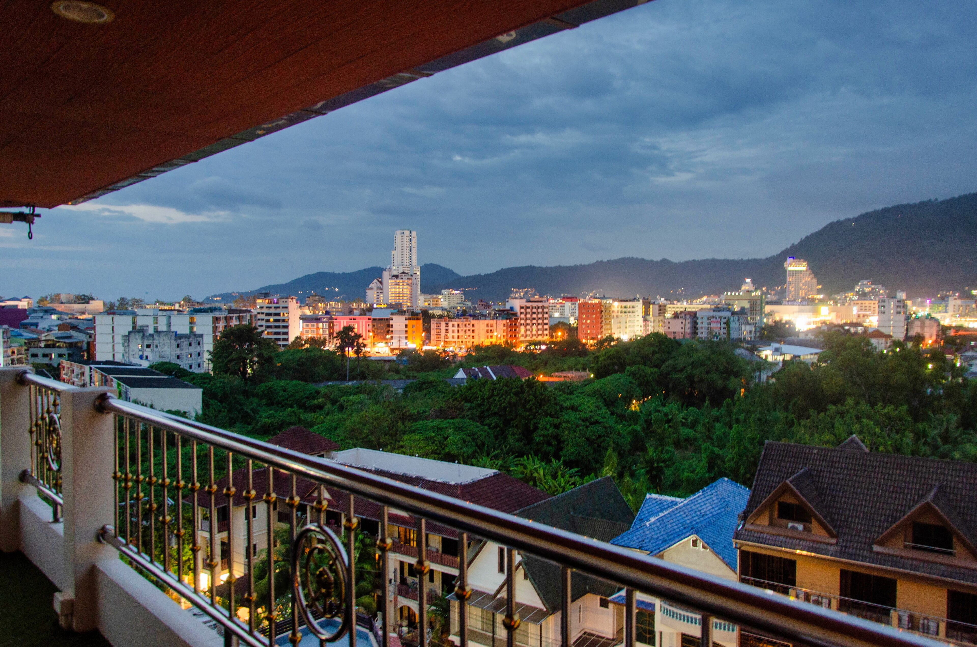 Roof Top Sea View Penthouse Jacuzzi Bar | Minibar, két bảo mật tại phòng, bàn 