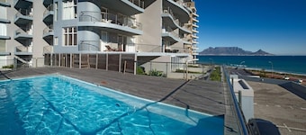 Beachfront Apt | Blouberg Kite surf haven pool