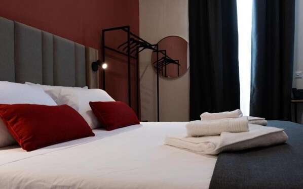Bureau, chambres insonorisées, Wi-Fi gratuit, draps fournis