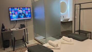 Superior-Zimmer | Schreibtisch, schallisolierte Zimmer, kostenloses WLAN, Bettwäsche