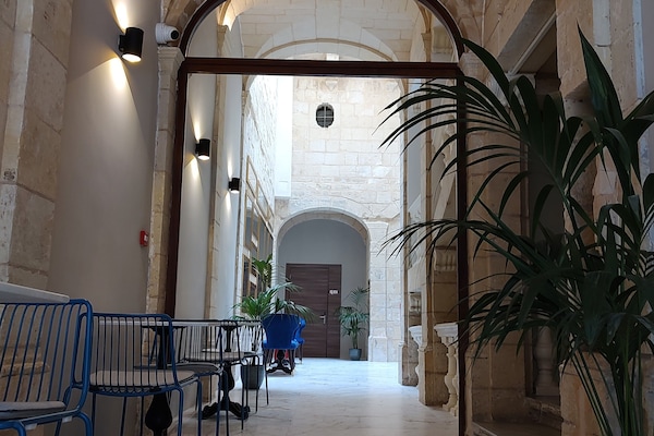 Área de estar no saguão