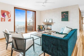 TV, books, stereo - Montville Resort Style Holiday Retreat with pool (Dulong)