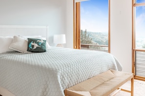 6 bedrooms, desk, iron/ironing board, free WiFi