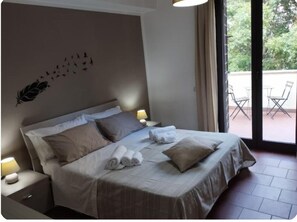 3 habitaciones, tabla de planchar con plancha, cuna de viaje y wifi 
