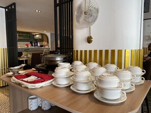 Daily buffet breakfast for a fee - Alltrue Hotel Bintan - Tanjungpinang (Tanjung Pinang)