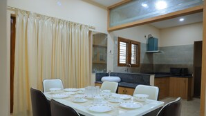 Phòng 3 Cao cấp | Bếp riêng