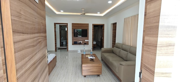 Luxury Double Room | Egyptian cotton sheets, premium bedding, in-room safe