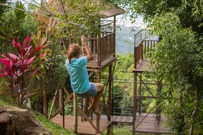 Tempat bermain anak - outdoor