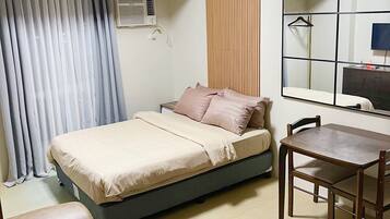 1 bedroom, bed sheets