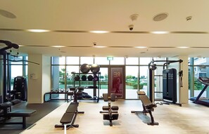 Fitness facility - LUX The Elegant Palm Beach Suite (Dubai)