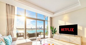 Living area - LUX The Elegant Palm Beach Suite (Dubai)