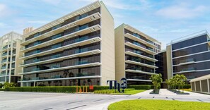 Exterior detail - LUX The Elegant Palm Beach Suite (Dubai)