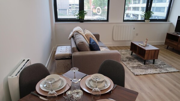 Apartment, 1 Queen Bed with Sofa bed | Living area - Cosy Apartment in Old Trafford With Parking Space (Manchester)