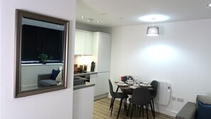 Leilighet, 1 queensize-seng med sovesofa | Spiseområde
