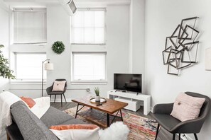 テレビ、書斎 / ワークスペース