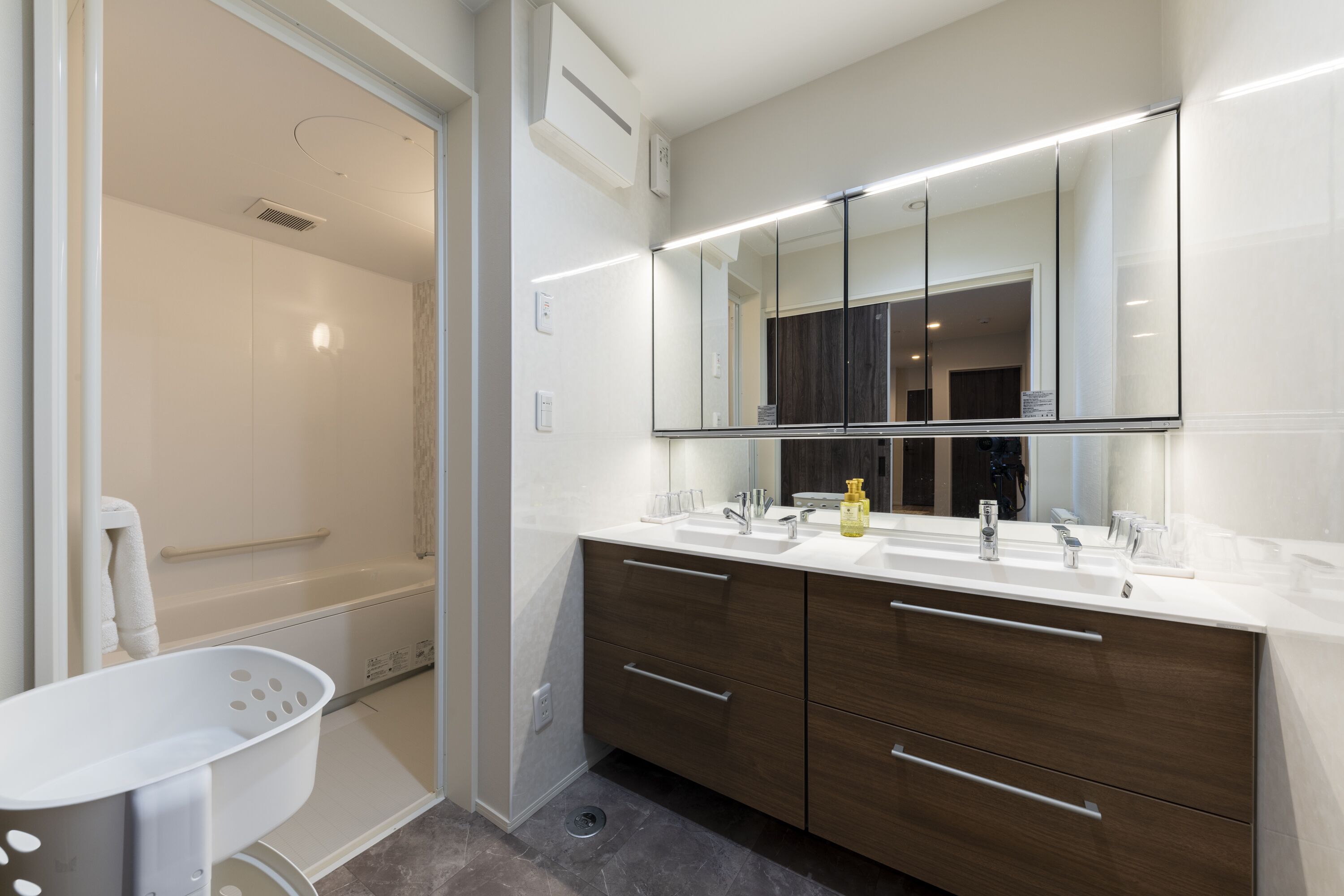 Luxury Villa | Bathroom