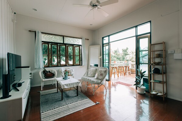 32-inch Smart TV with digital channels