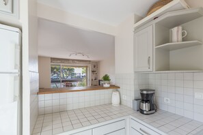 Private kitchen - Appartement T3 Front de mer - Calme et Confortable (Bandol)