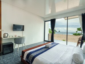 Habitación doble superior | Escritorio, cortinas blackout, camas extra y ropa de cama