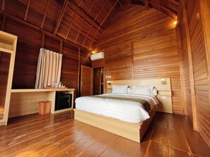 华丽客房 | 办公桌、遮光窗帘、折叠床/加床（额外收费）、床单