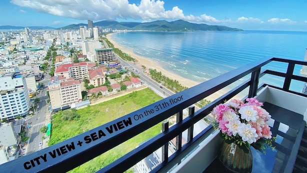 A city view from the 31st floor with a sea view. - Ocean View Home Danang (Da Nang)