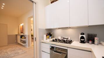 Luxury Villa | Private kitchen | Full-size fridge, oven, dishwasher, coffee/tea maker