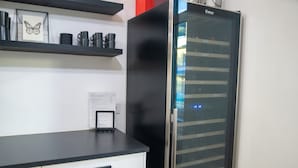 مصنع نبيذ