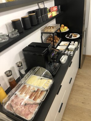 Free daily full breakfast