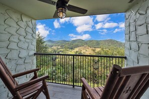 Property grounds - Mountain Views at Dolly's Castle 2 (Sevierville)