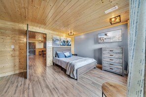 1 bedroom, iron/ironing board, WiFi, bed sheets - Mountain Views at Dolly's Castle 2 (Sevierville)