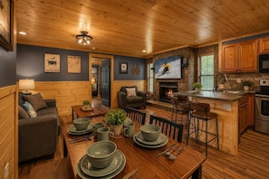 Interior - Mountain Views at Dolly's Castle 2 (Sevierville)